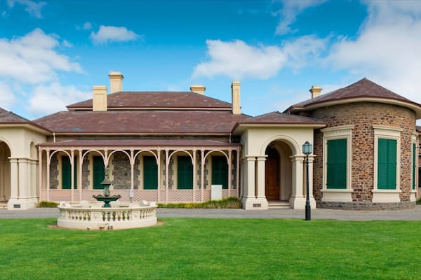 Ayers House Museum which includes heritage architecture