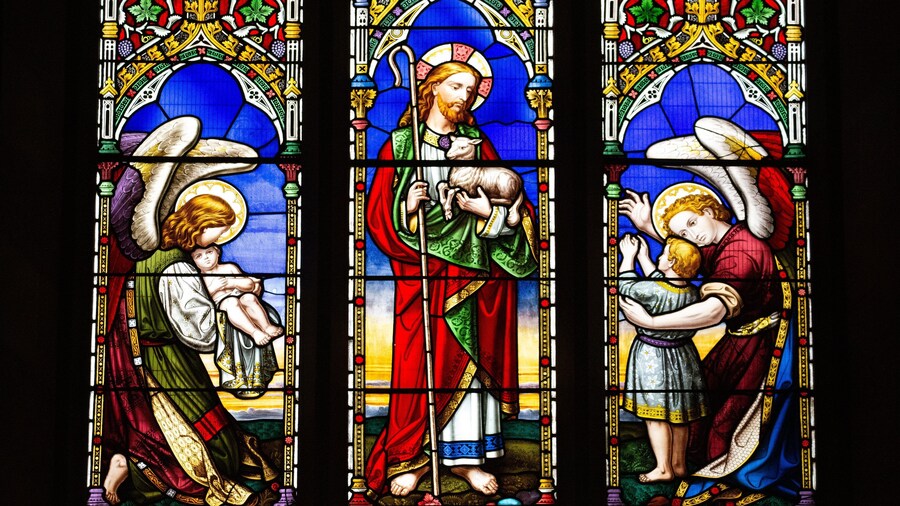 St Peter\'s Cathedral which includes art, religious aspects and heritage elements