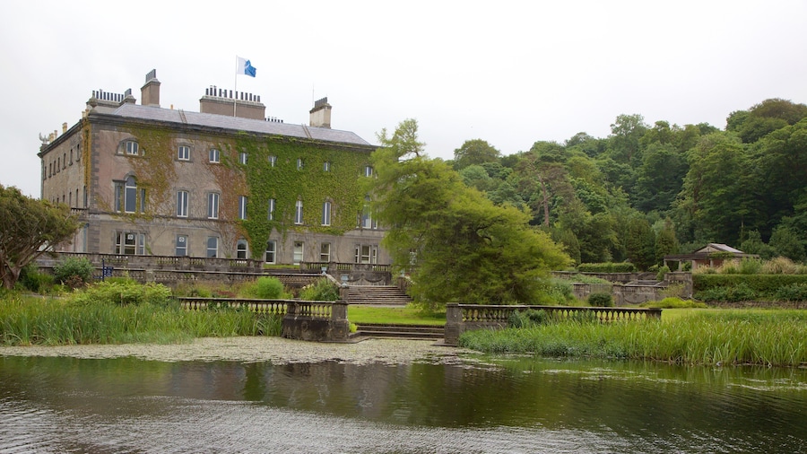 Westport House mettant en vedette patrimoine architectural, riviĂšre ou ruisseau et patrimoine historique
