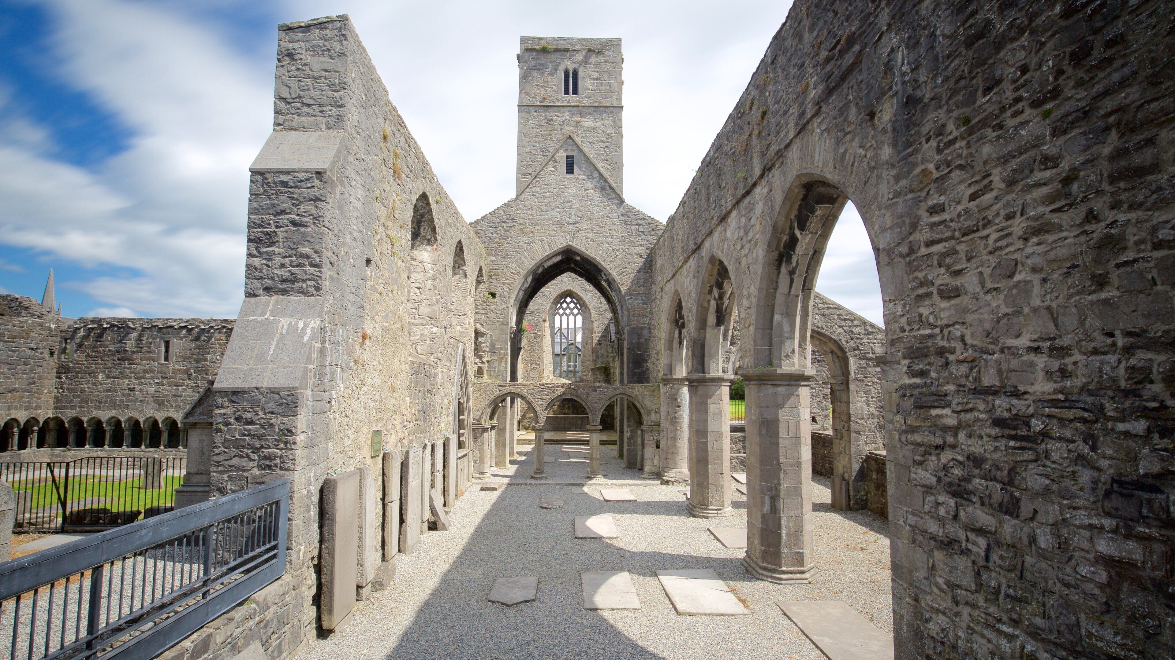Sligo Abbey which includes heritage architecture, heritage elements and a castle