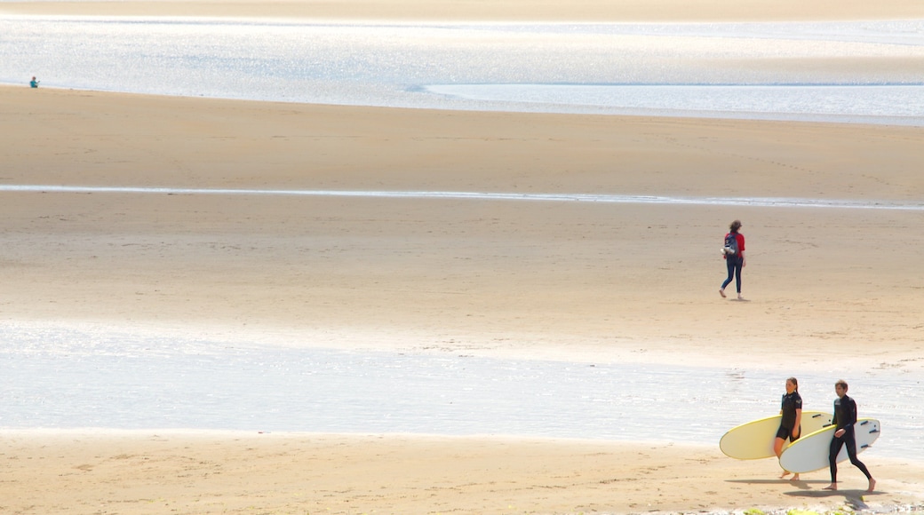Strandhill Beach som viser strand