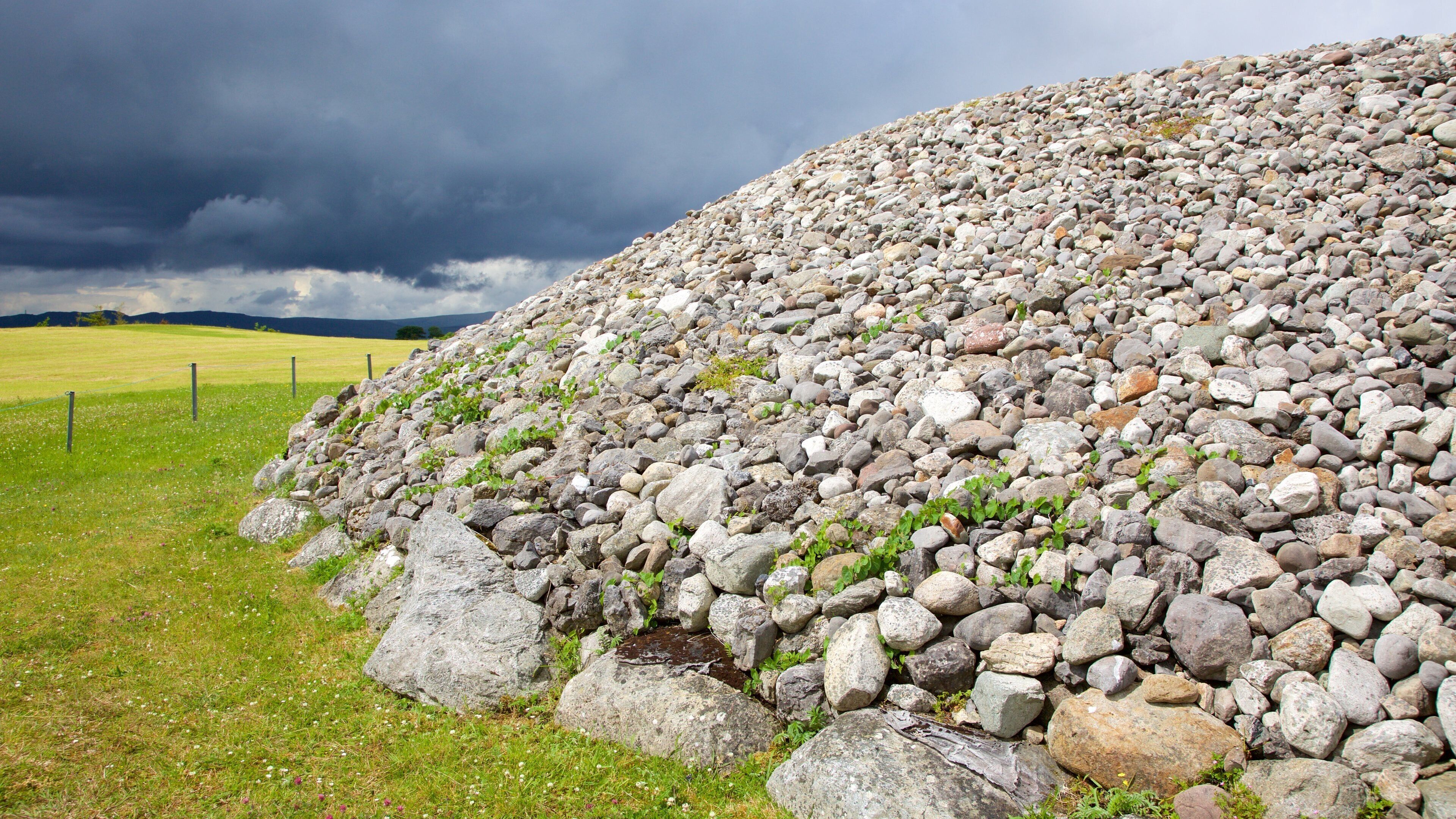 Carrowmore Megalithic Cemetery featuring heritage elements and a cemetery