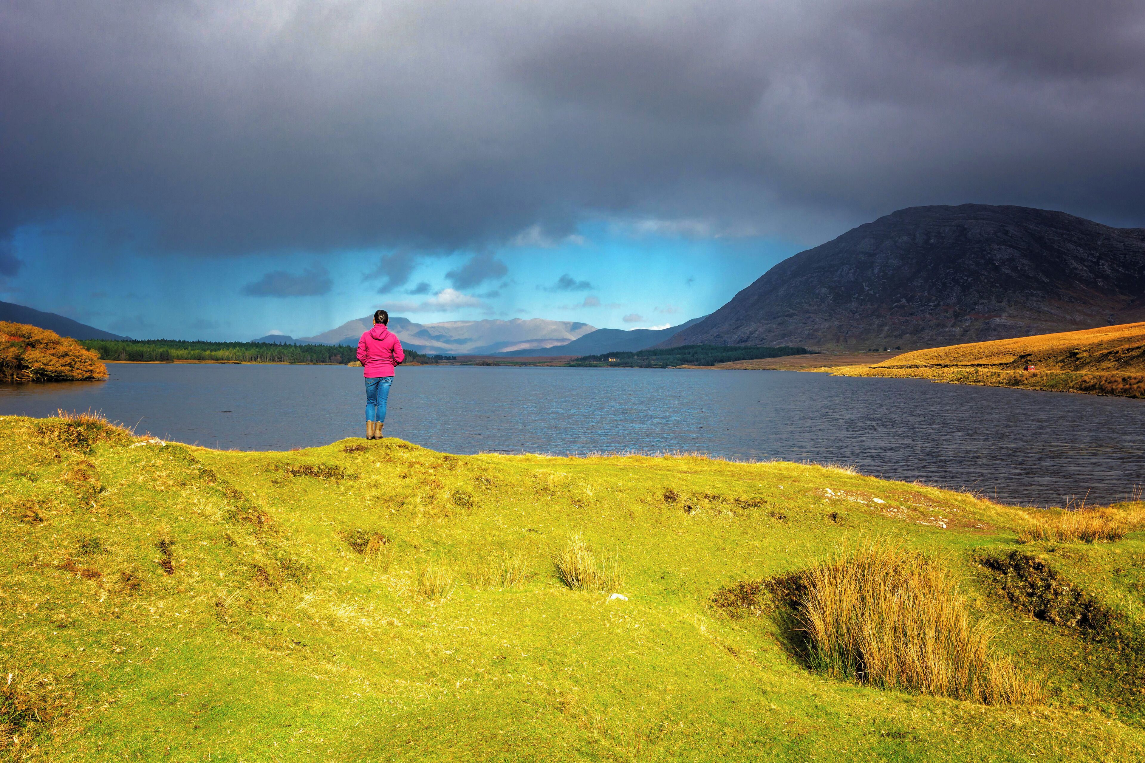 Situated in the West of Ireland in County Galway, Connemara National Park covers some 2,957 hectares of scenic mountains, expanses of bogs, heaths, grasslands and woodlands.
A number of walking trails beginning at the Visitor Centre offer walkers a variety of scenic routes and nature trails through the park. Stunning vistas from the 400-metre high Diamond Hill include the distant islands of Inishbofin, Inishturk and Inishshark, and the turreted Kylemore Abbey. The park is also home to Connemara ponies, red deer and an enormous variety of bird-life, including skylarks, stonechats and peregrine falcons.
#ireland #hiking #travel #nature #Adventure #trovember