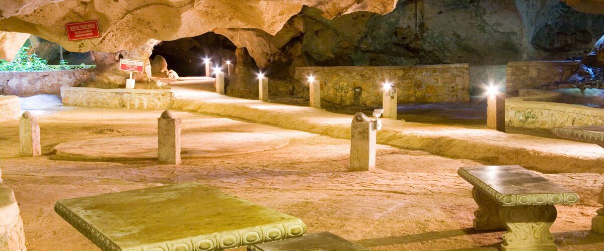 Green Grotto Caves featuring caves