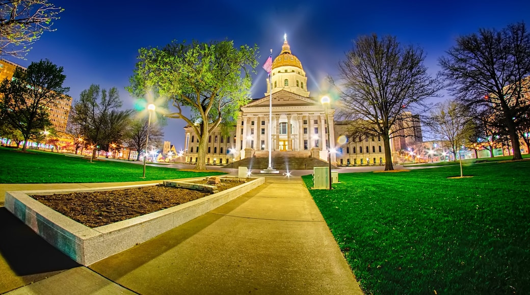 topeka kansas downtown at night
