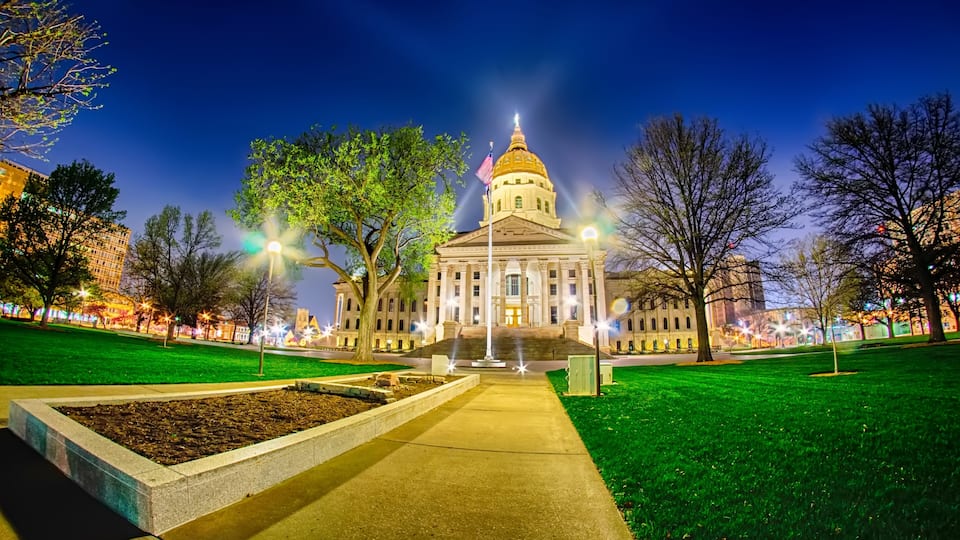 topeka kansas downtown at night