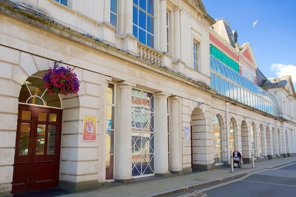 Grand Theatre which includes street scenes