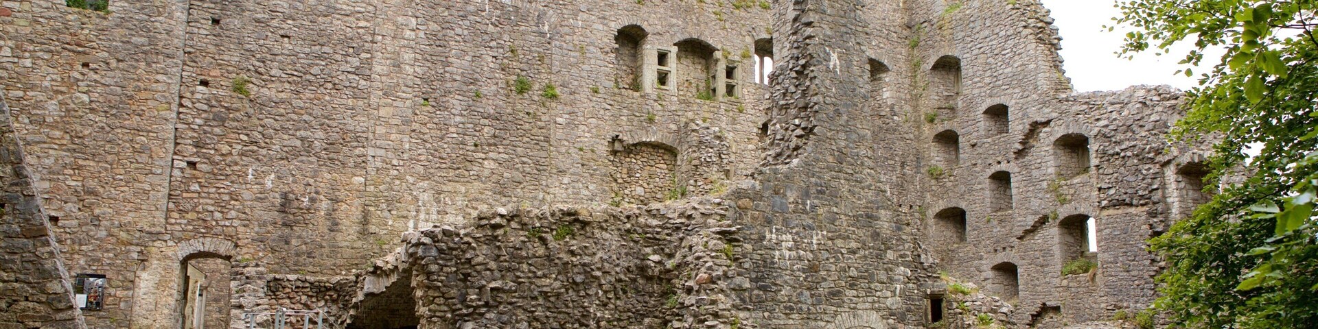 Castelo de Oxwich caracterizando ruínas de edifício, arquitetura de patrimônio e elementos de patrimônio