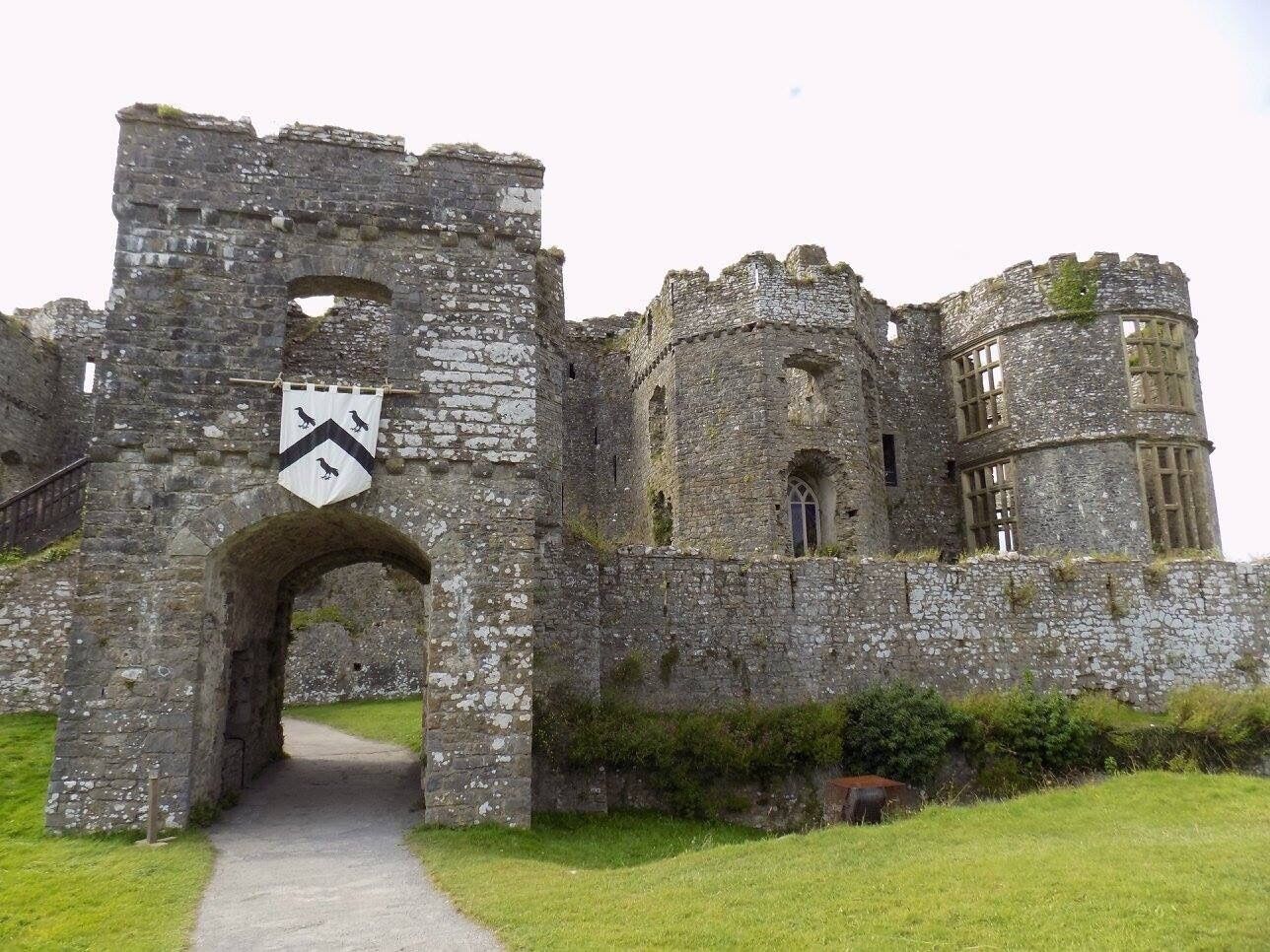 Carew Castle, Pembrokeshire, Wales, UK.
#Vacation #Holiday #Trip #Travel #Summer #Wales #Pembrokeshire #PembrokeshireCoast #NationalPark #Countryside #Seaside #Nature #Walking #Hiking #Outdoors #GetOutside #Exploring #Adventure #TheGreatOutdoors #WildPlaces #GreatBritain #BritainsBreathingSpaces