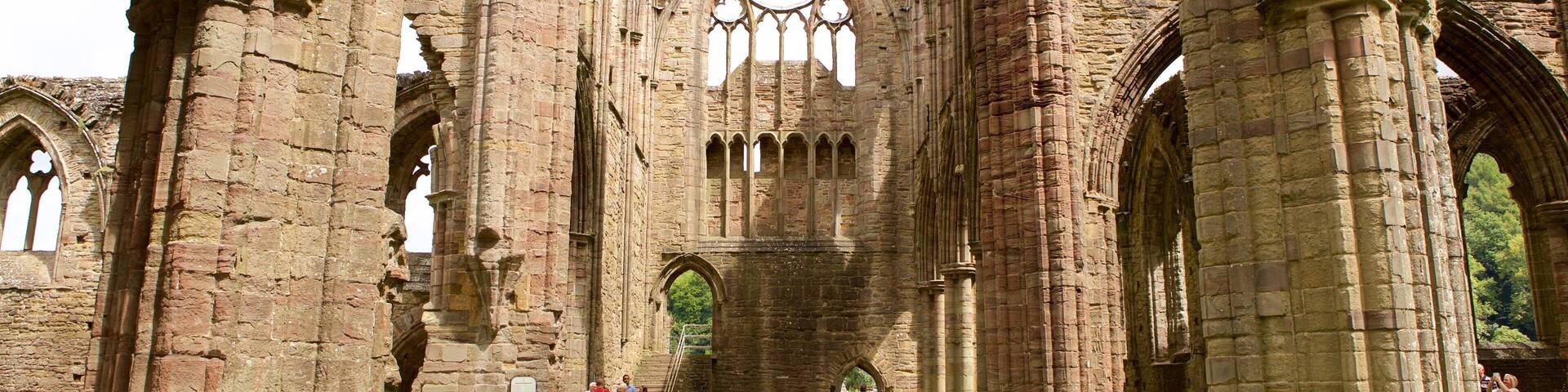Tintern Abbey showing heritage architecture, chateau or palace and religious elements