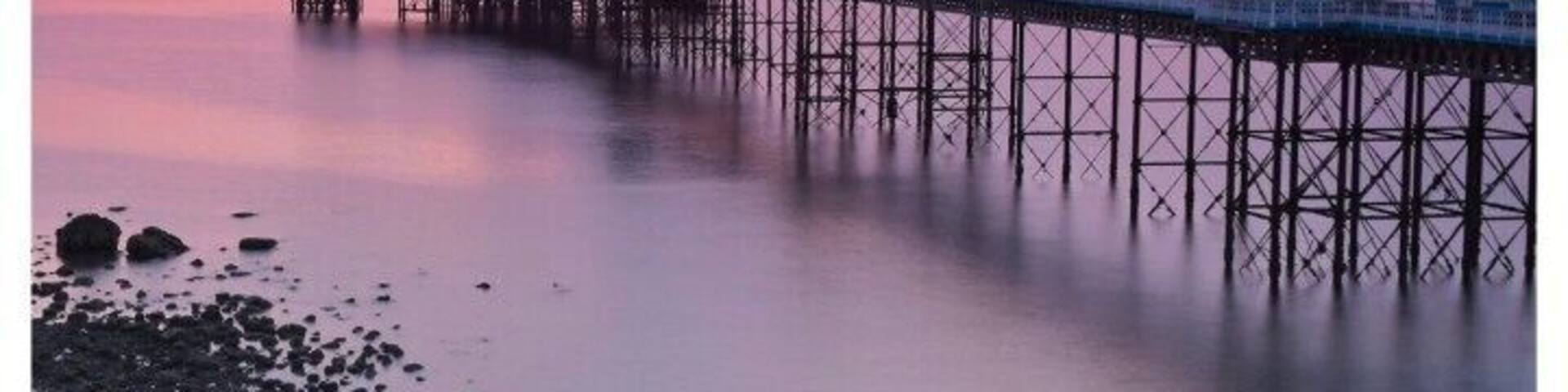 Llandudno pier at sun rise.
6 stop 5sec