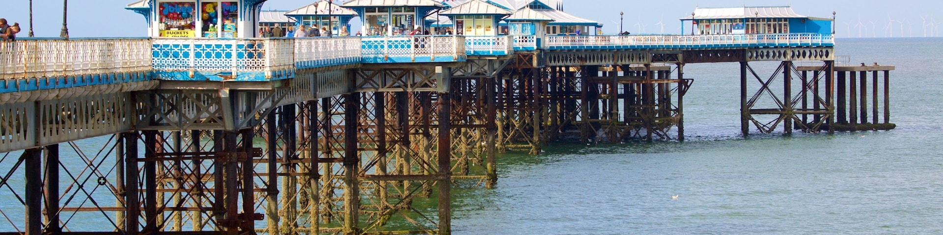 Llandudno Pier que inclui paisagens litorâneas