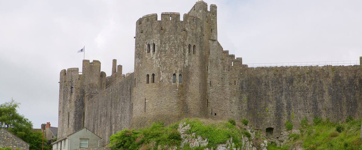 Lâu đài Pembroke cho thấy lâu đài và di sản