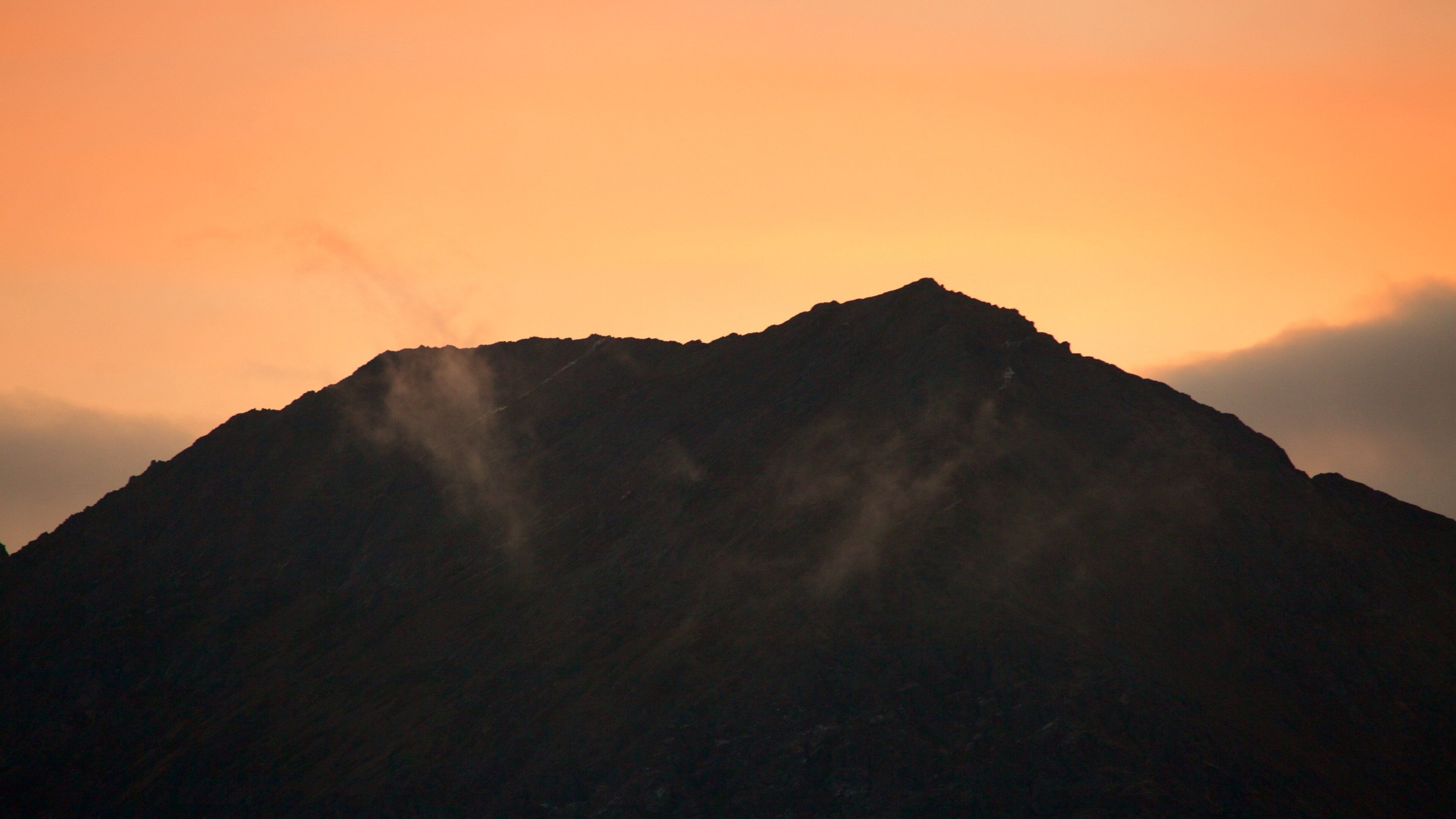 Mount Snowdon og byder på bjerge og en solnedgang