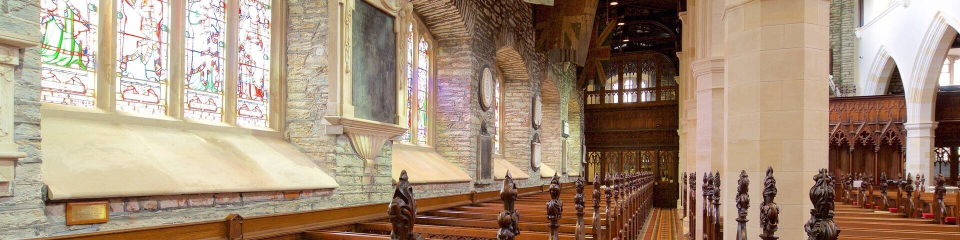 St. Columb\'s Cathedral showing heritage elements, religious elements and heritage architecture