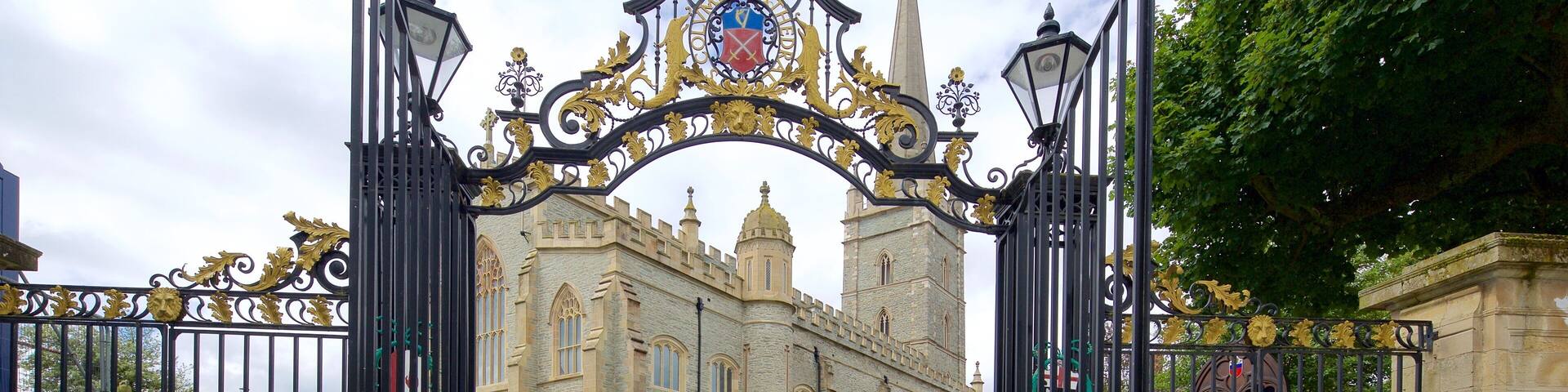 St. Columb\'s Cathedral featuring heritage elements, religious elements and a church or cathedral