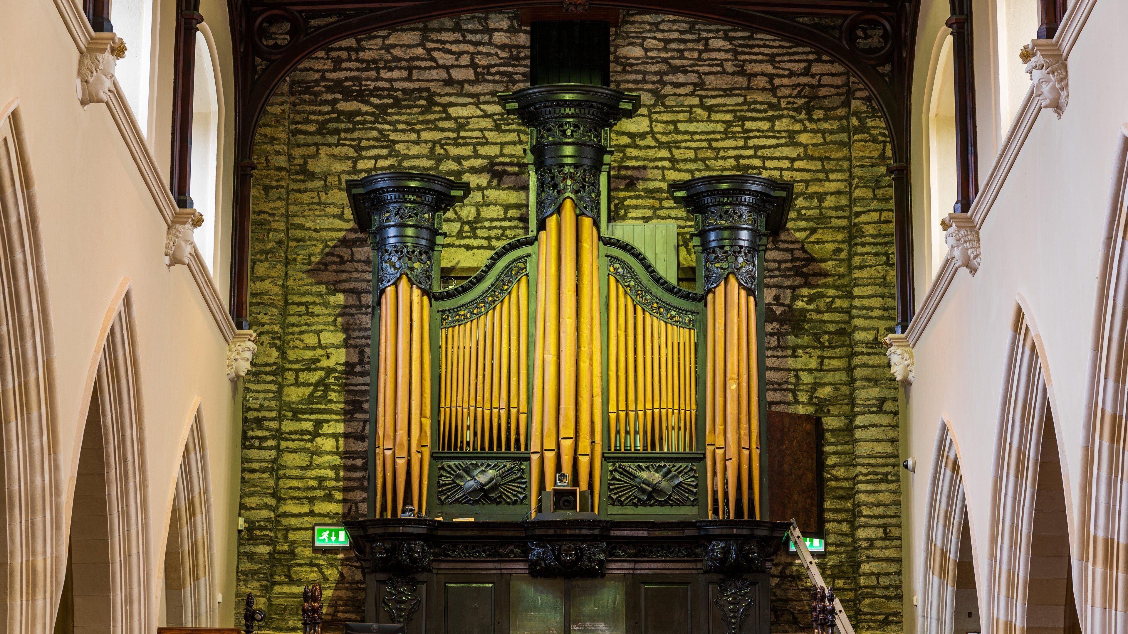 St. Columb\'s Cathedral which includes heritage elements, interior views and a church or cathedral