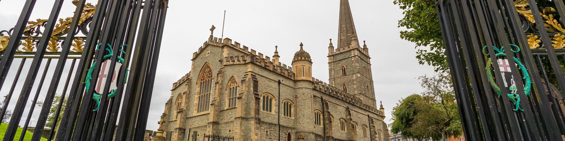 St. Columb\'s Cathedral featuring heritage architecture and a church or cathedral