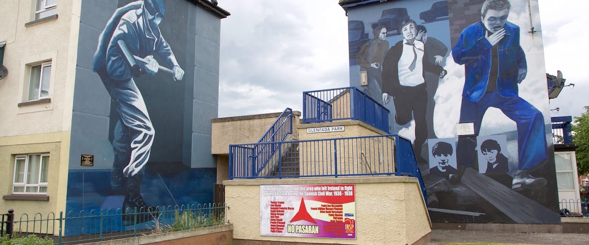 Bích họa You are Now Entering Free Derry có tính năng nghệ thuật đường phố