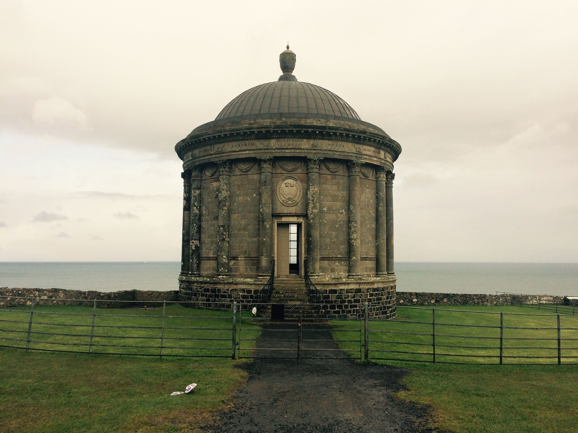 U can have a nice walk around this area with beautiful views 