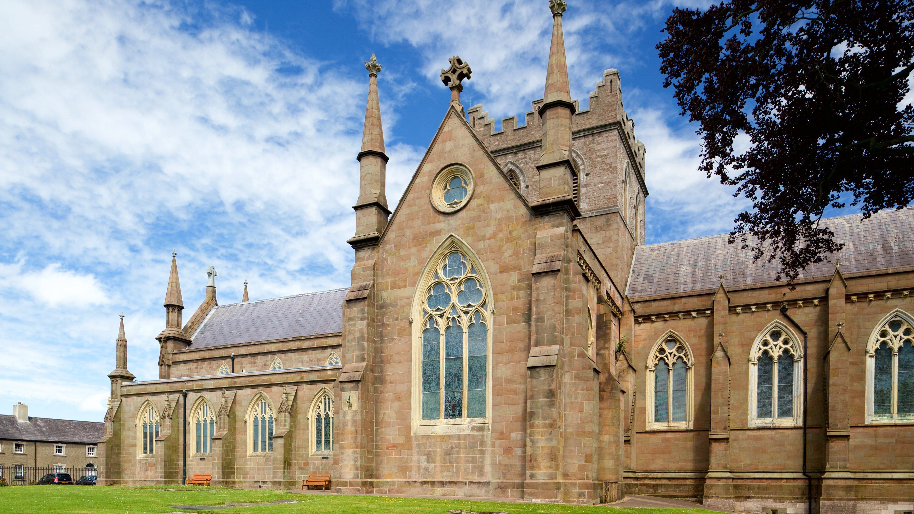 Armagh showing heritage architecture, a church or cathedral and heritage elements