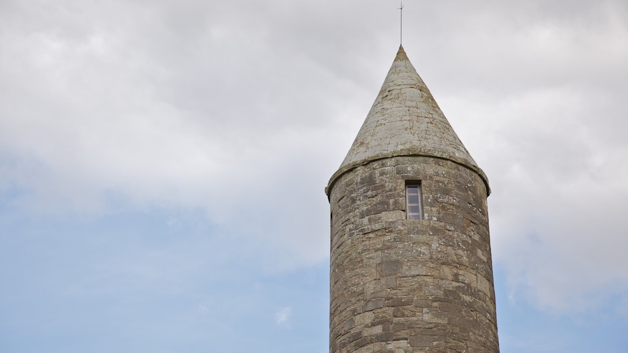 Devenish Island featuring heritage architecture and heritage elements
