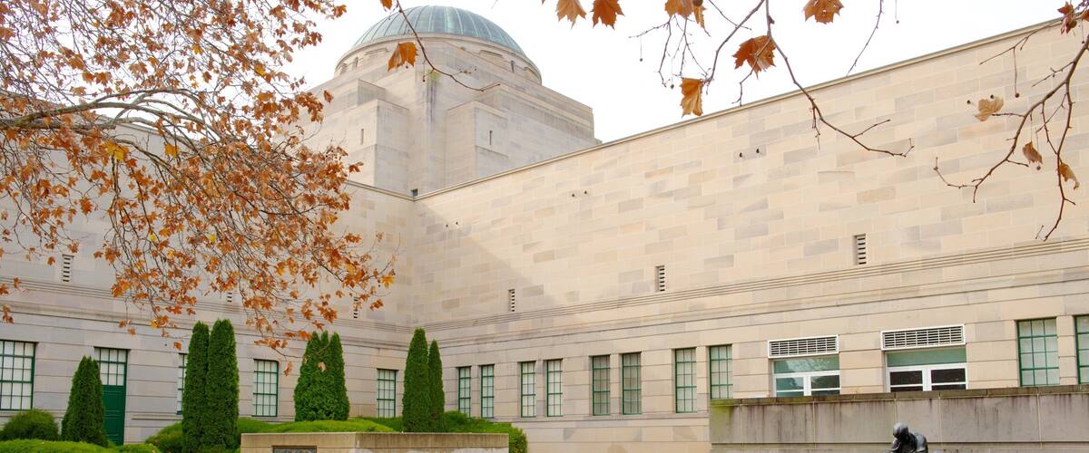 Australian War Memorial showing a memorial and autumn colours