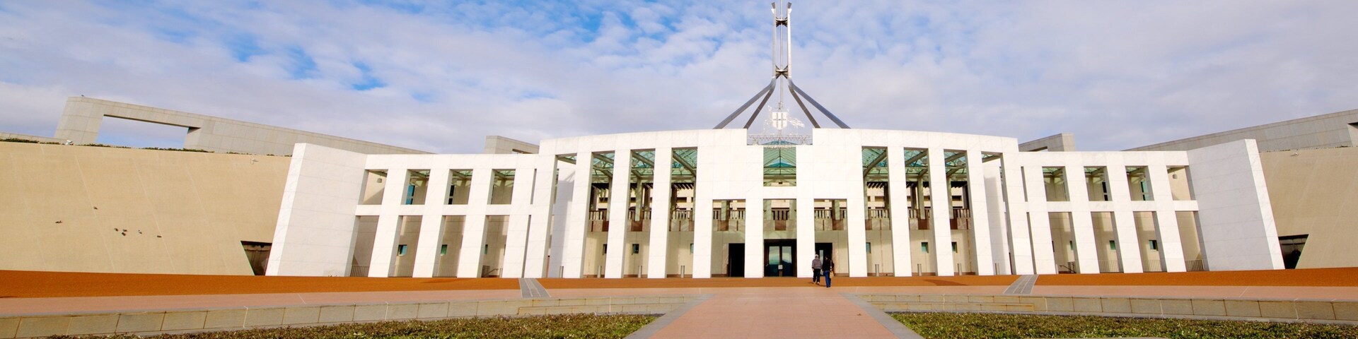 Parliament House showing an administrative buidling and modern architecture