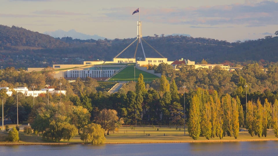 Parliament House which includes an administrative building and landscape views