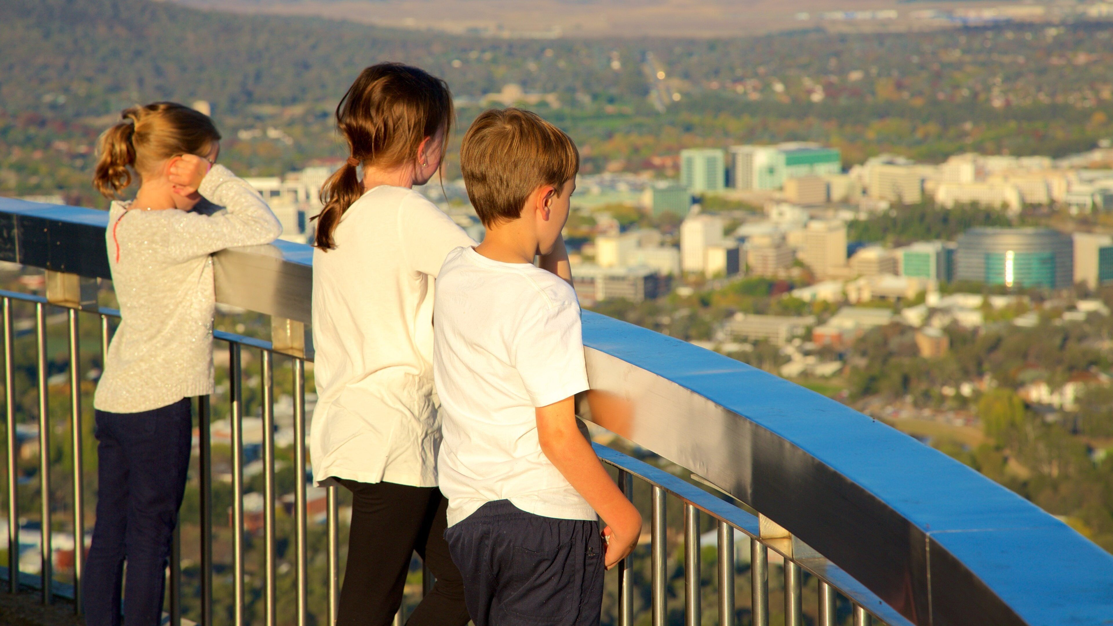 Telstra Tower og byder på en by såvel som børn