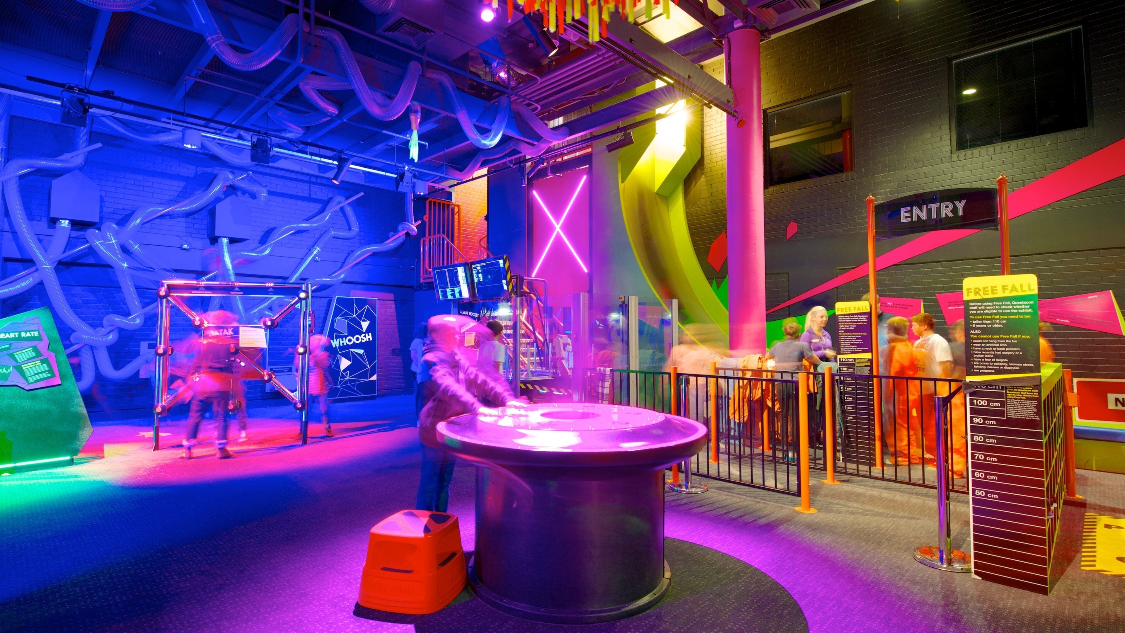 Questacon fasiliteter samt innendørs