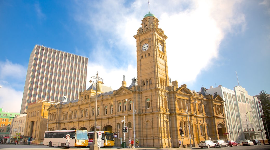 Franklin Square toont straten en een stad