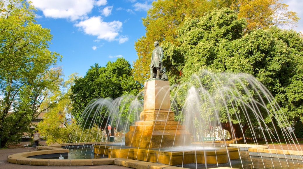 Franklin Square toont een plein en een fontein