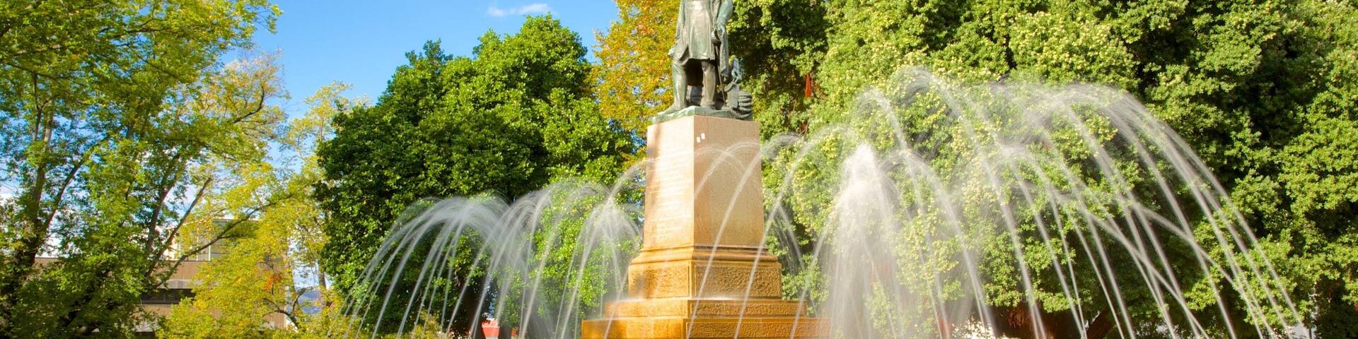 Franklin Square featuring a fountain and a square or plaza