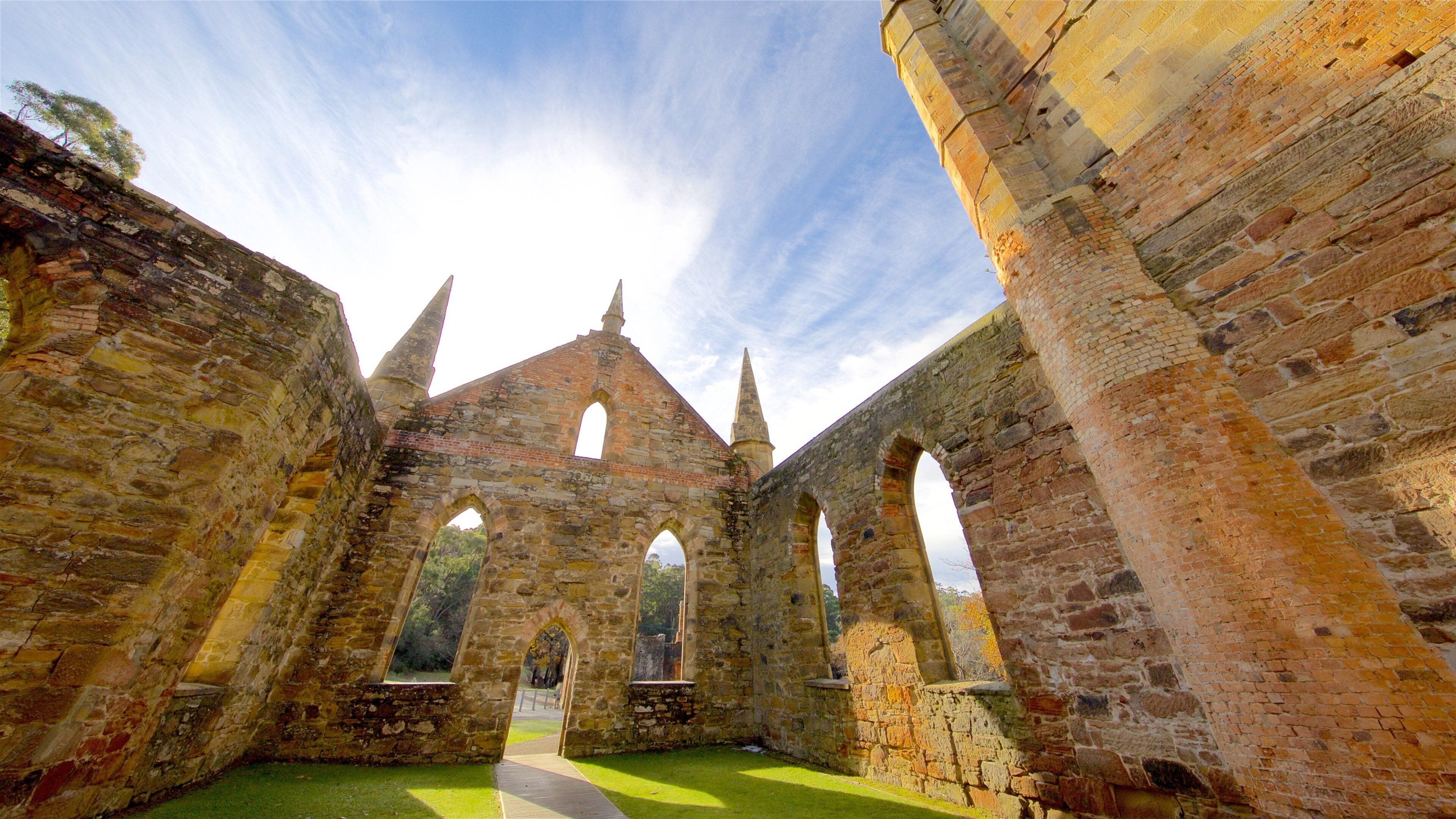 Port Arthur Historic Site featuring a castle, building ruins and heritage elements