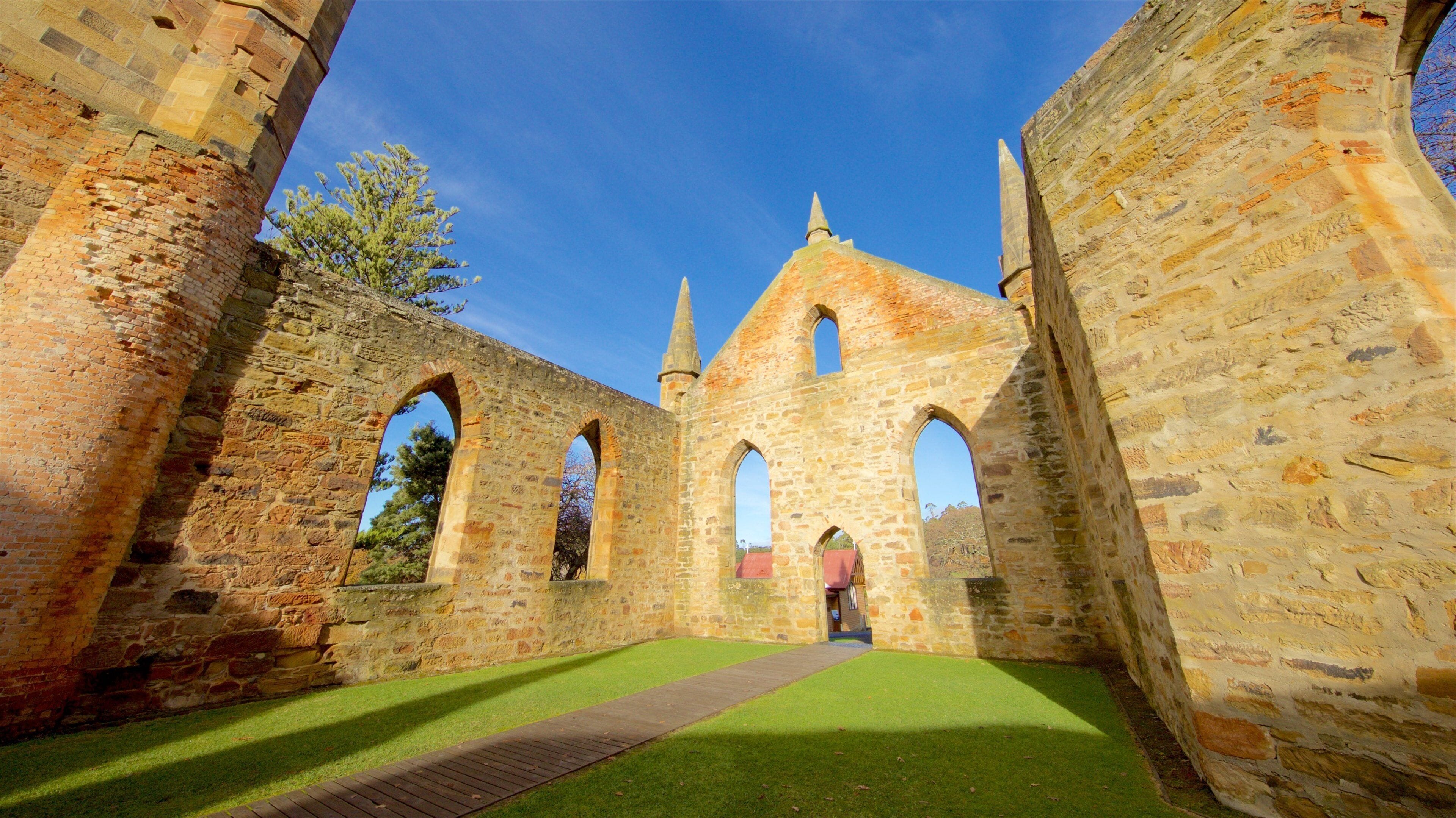 Port Arthur Historic Site featuring heritage elements, building ruins and a castle