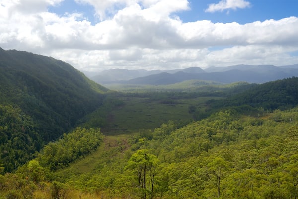 Midlands which includes landscape views and tranquil scenes