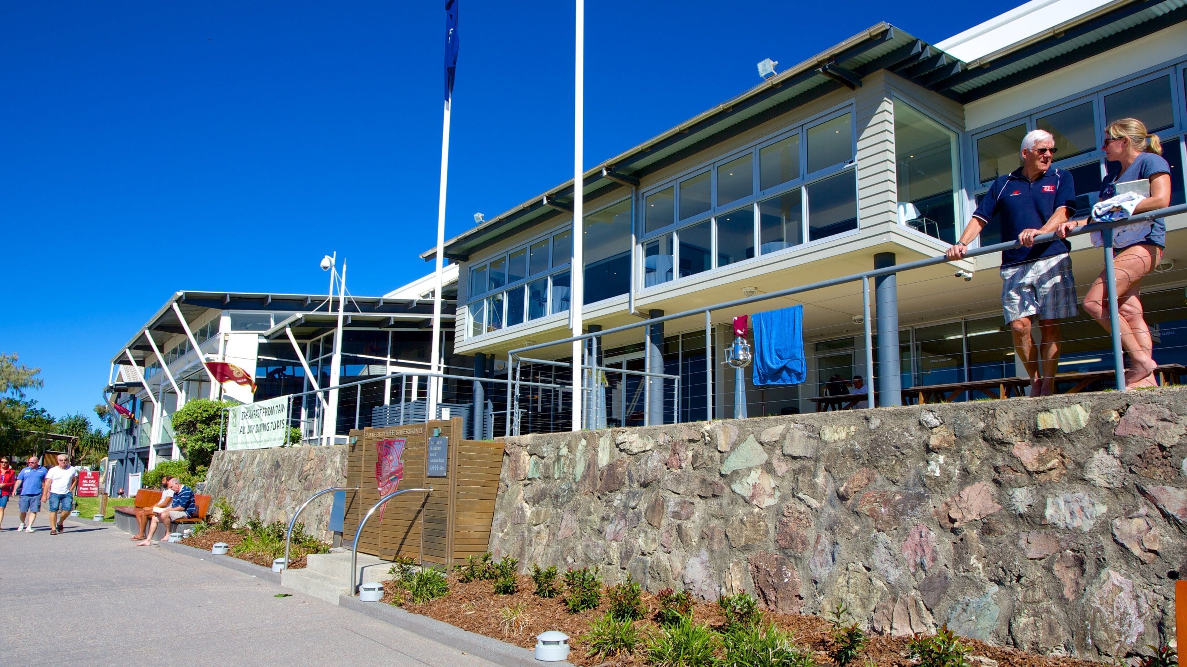 Mooloolaba Beach which includes street scenes as well as a small group of people