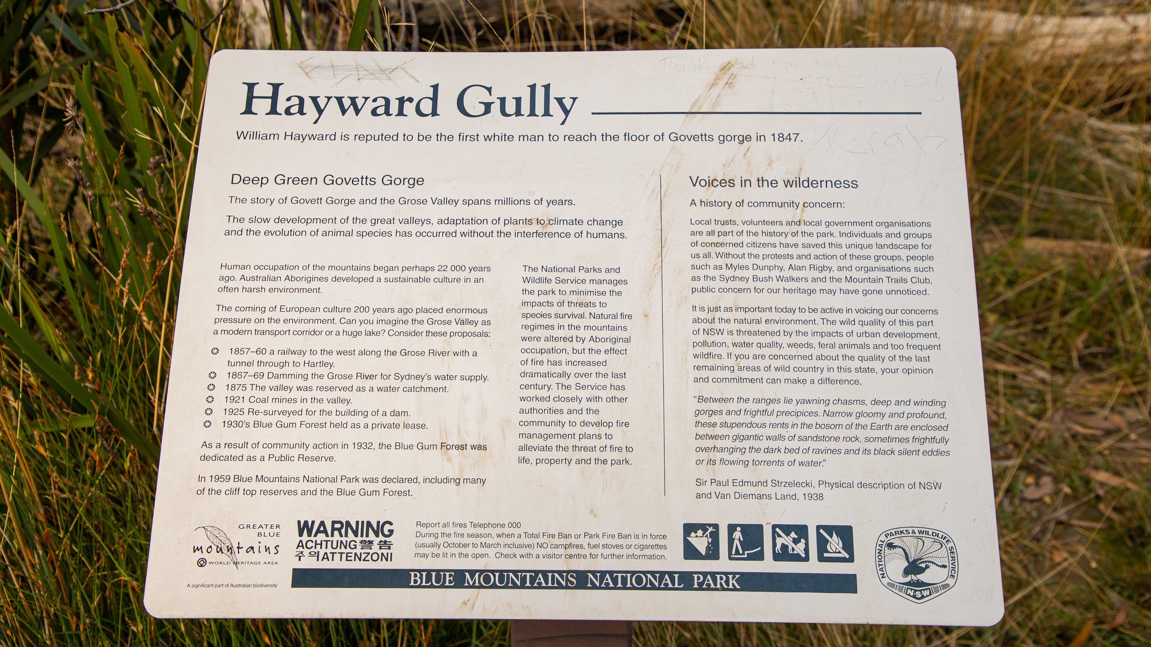 Blue Mountains National Park showing signage