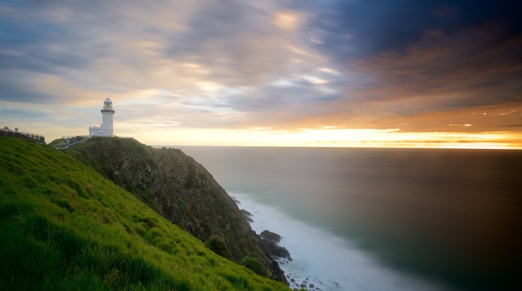 Cape Byron vuurtoren inclusief een zonsondergang en een vuurtoren