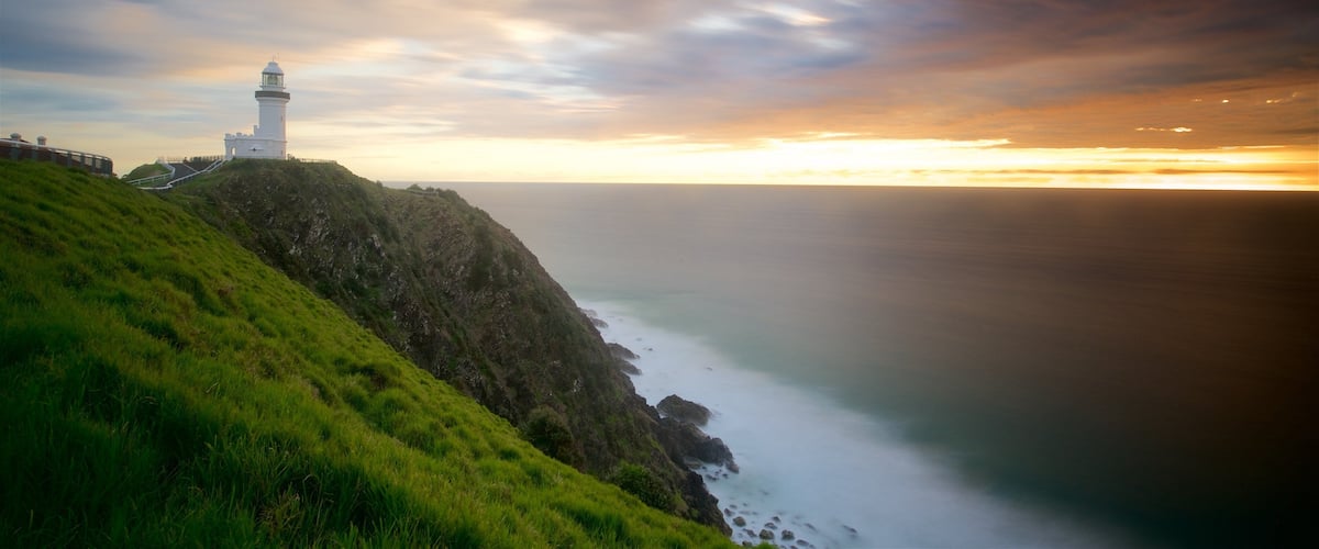Phare de Cape Byron qui includes coucher de soleil et phare