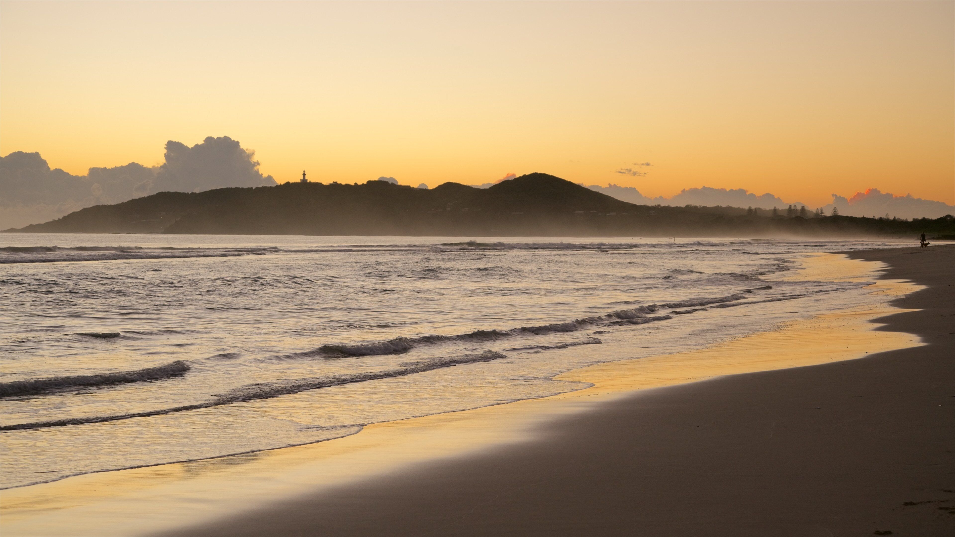 Belongil Beach featuring a beach