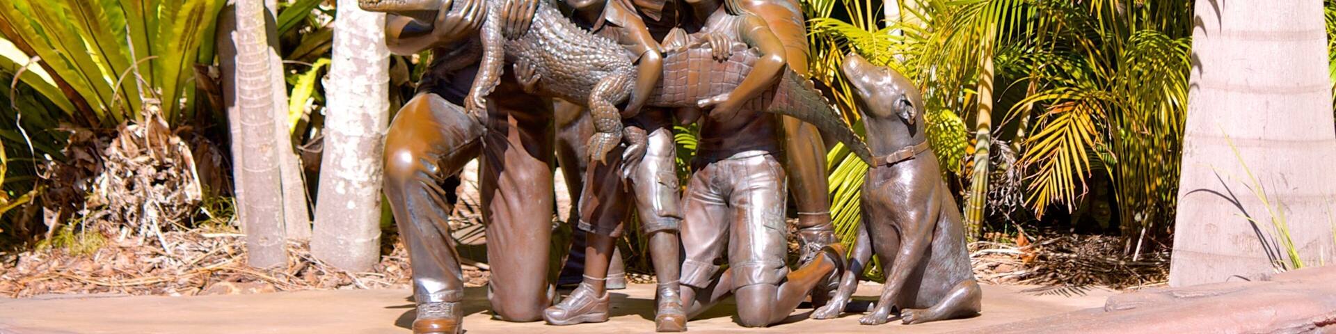 Australia Zoo featuring a statue or sculpture