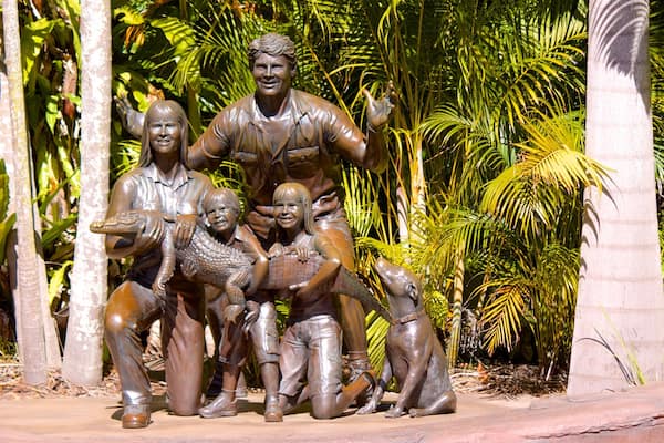 Australia Zoo featuring a statue or sculpture