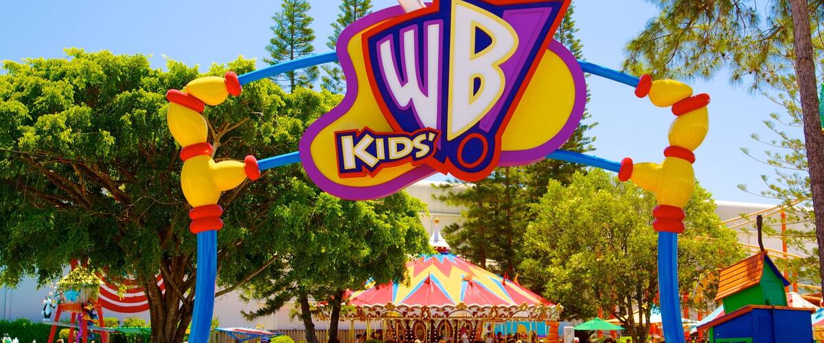 Movie World fasiliteter samt karusell og skilt