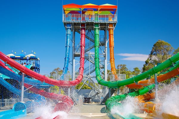Wet\'n\'Wild Water World qui includes parc aquatique