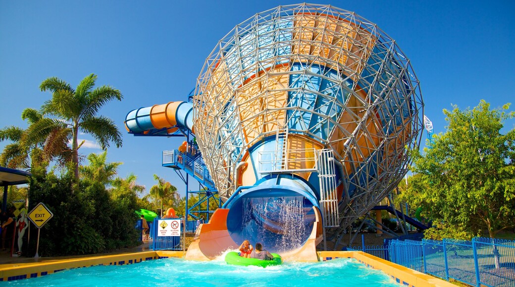 Wet\'n\'Wild Water World which includes a waterpark and a pool