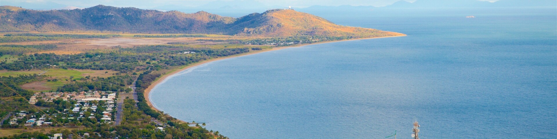 城堡山 其中包括 一般的海岸景觀, 寧靜的景觀 和 小鎮或村莊