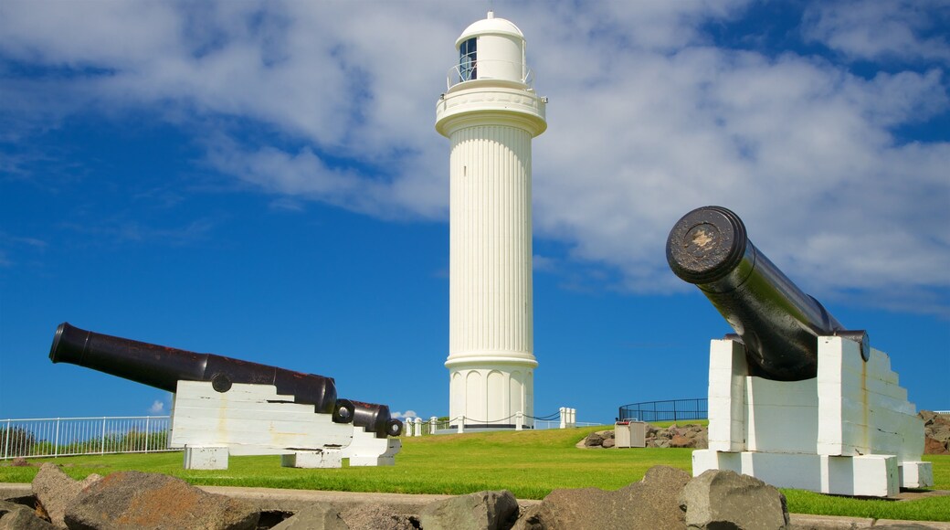 Flagstaff Hill Fort featuring a lighthouse and heritage elements