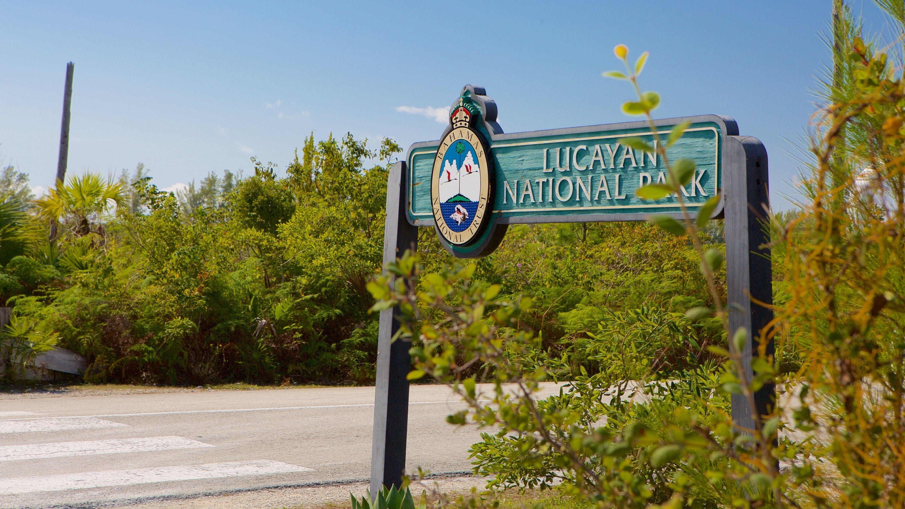 Parc national de Lucayan mettant en vedette signalisation